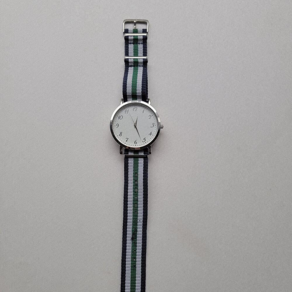 Mens Casual Watch 40mm White Dial Silver Tone NATO Nylon Strap Arabic Numerals